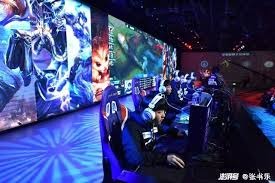 网传视频浙江U20全运会输球后被球迷训话，王钰栋摇头离开